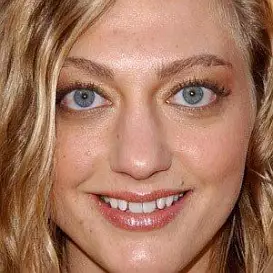 Mageina Tovah net worth