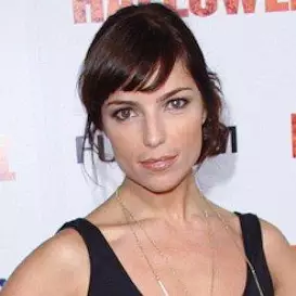 Angela Trimbur net worth