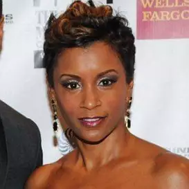 April Tucker net worth