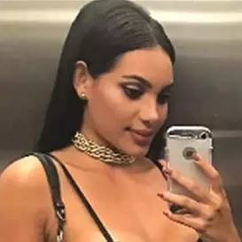 Andrea Valdiri net worth