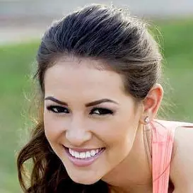 Anna Valencia net worth