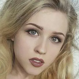 Gabby Valente net worth