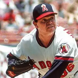 Fernando Valenzuela net worth