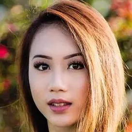 Adamina Vang net worth