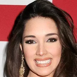 Amelia Vega net worth
