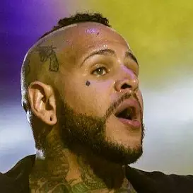 Tommy Vext net worth