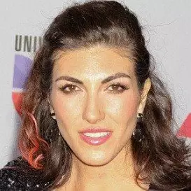 Ana Victoria net worth