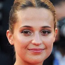 Alicia Vikander net worth