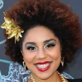 Joy Villa net worth