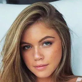 Isidora Vives net worth