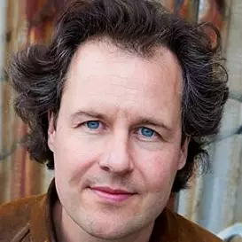 Julian Voss-Andreae net worth