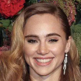 Suki Waterhouse net worth