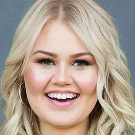 Bella Weems net worth