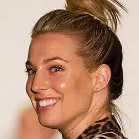 Sarah Weichel net worth