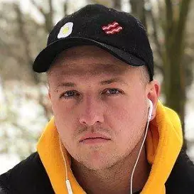 Simon Wilson net worth