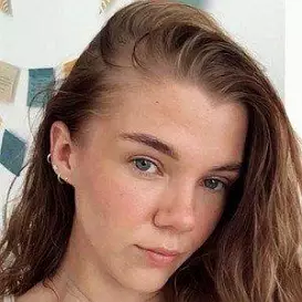 Zoe Wilson net worth