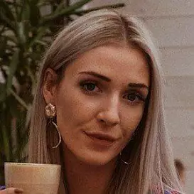 Cornelia Wisniewska net worth