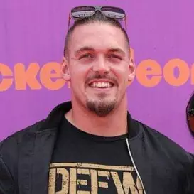 Derek Wolfe net worth