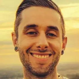 Alex Woodrow net worth