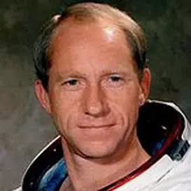 Alfred Worden net worth