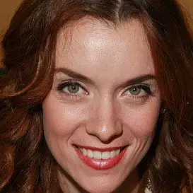 Ashlynn Yennie net worth