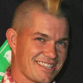 Adrian Young net worth