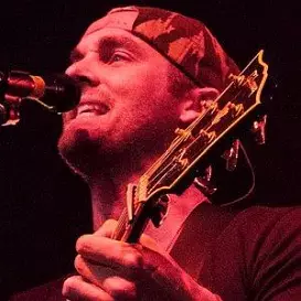 Brett Young net worth