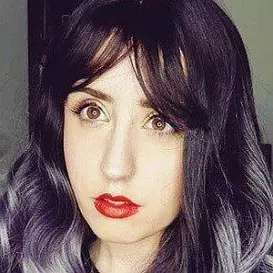 Zoe Does Life net worth